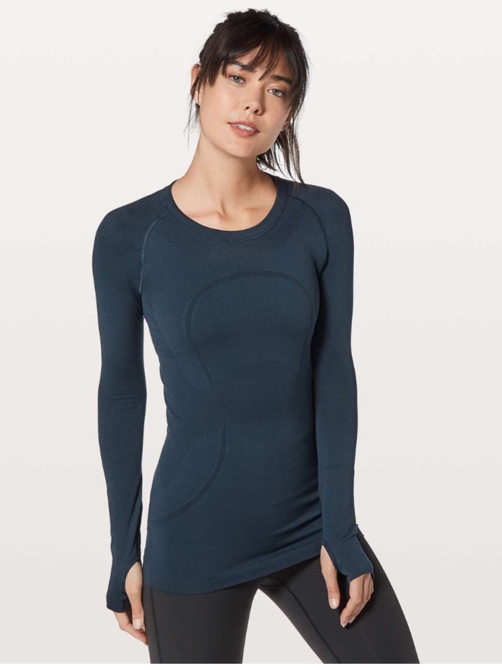 lululemon Woman’s Long Sleeve Swiftly Crew Shirt - True Navy Size 4